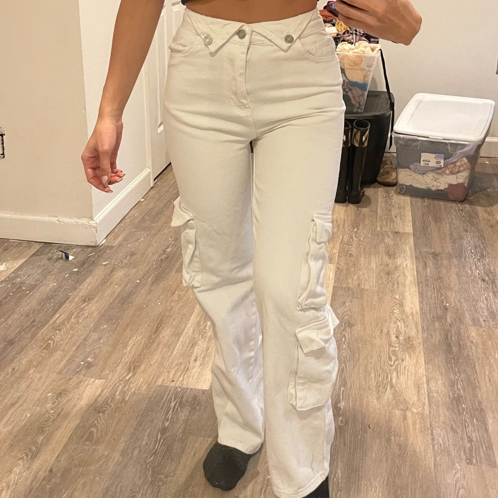 BOOHOO X MADISON BEER white cargo jeans - Picture 1 of 4